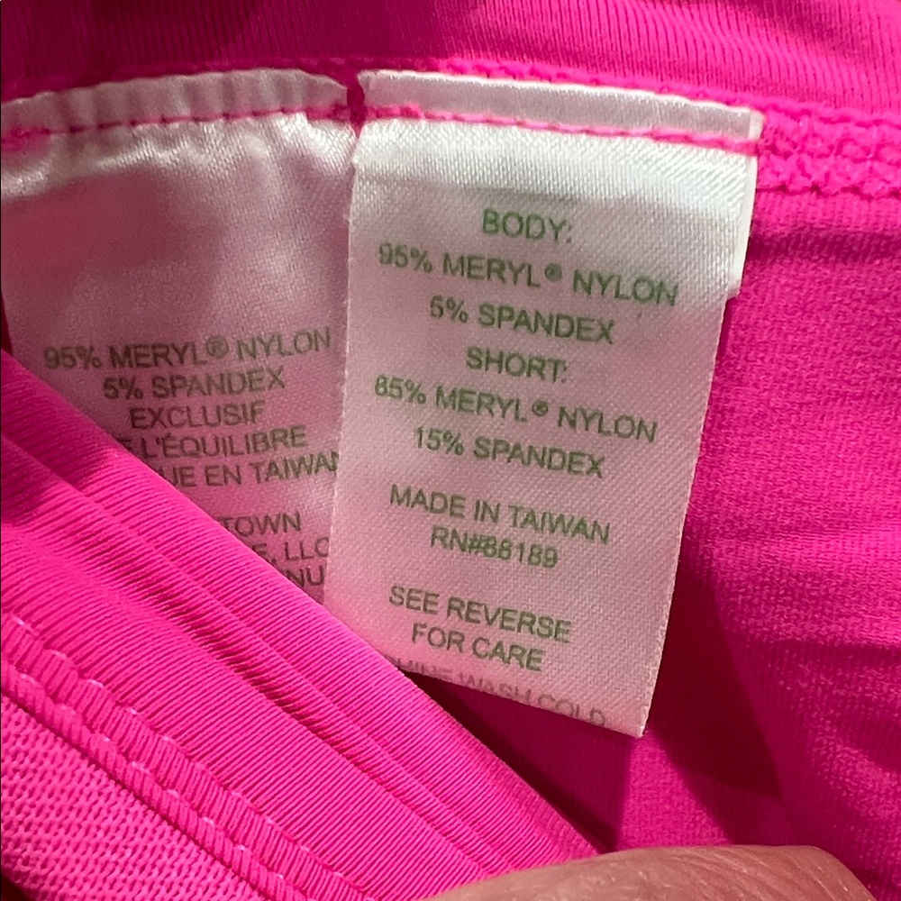 Lilly Pulitzer Bright Pink Athletic Skater Skort with Pockets - Picture 6 of 8